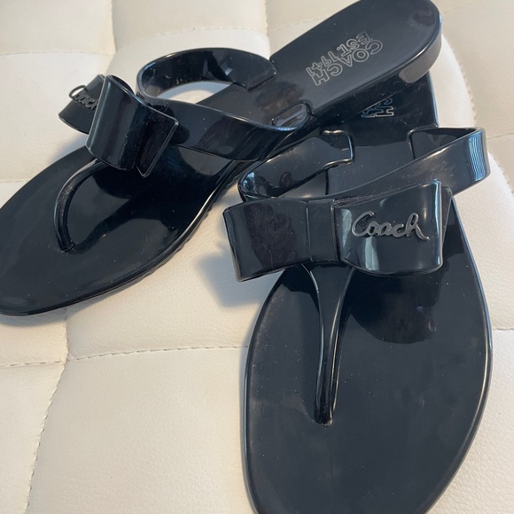 COACH - Picture 2 of 3